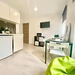 Brighthouse - Modern Apartment