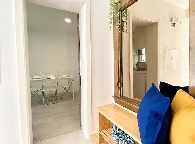 Brighthouse - Modern アパート