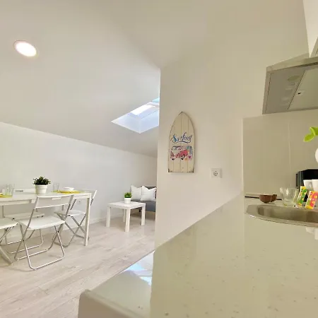 Brighthouse - Modern Apartment *