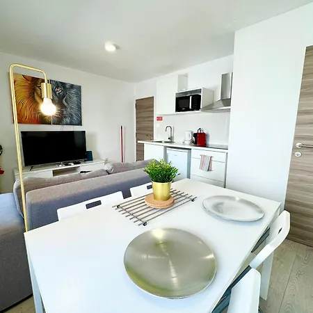 Διαμέρισμα Brighthouse - Modern *