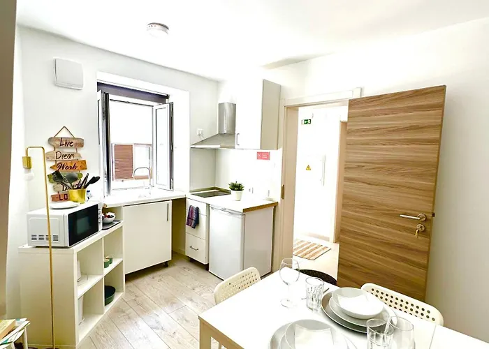 Brighthouse - Modern Nazaré